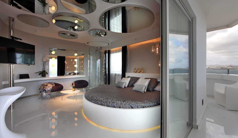 USHUAIA - FASHION VICTOR ROOM